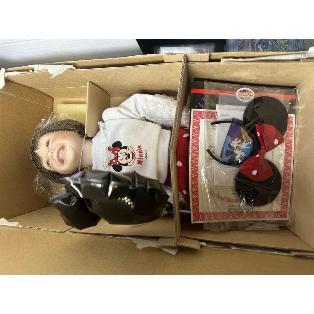 Vintage Ashton-Drake Walt Disney World Boy and Girl Porcelain Doll Set COA NEW